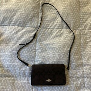 Coach Anna Foldover Clutch Crossbody In Signature Canvas - Brown